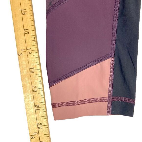 Lululemon Leggings Womens Size 4 Purple Black Trail Bound Cropped Yoga Pants - Picture 12 of 16